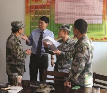 王建华律师任驻地军队常年法律特邀顾问工作照